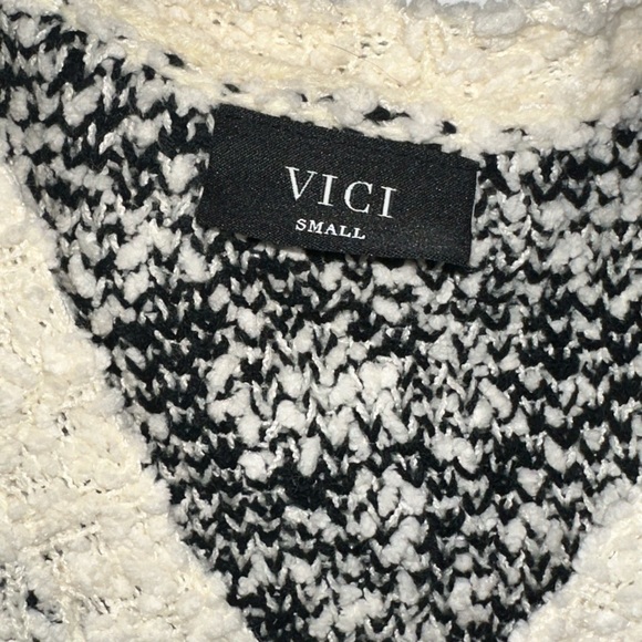 Vici sweater - Picture 2 of 4